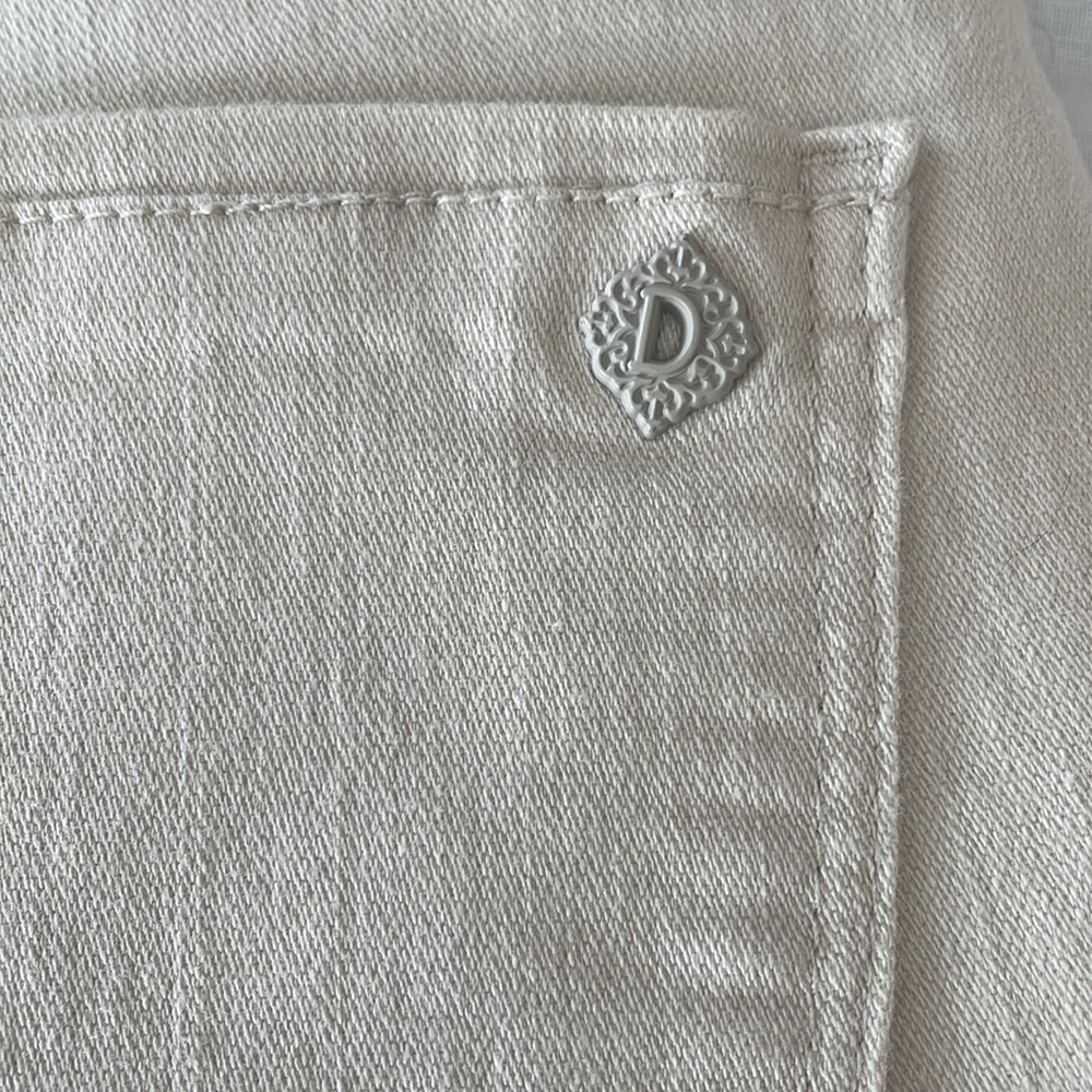 Jeans - Picture 7 of 7